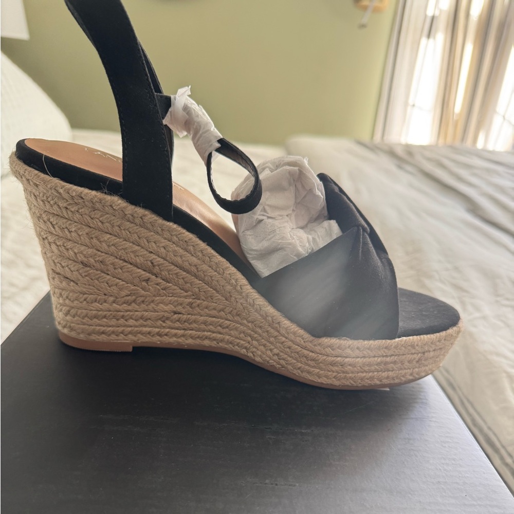 NWT LANE Bryant Wedge Heel